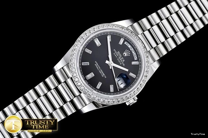 1022 RDD0206E – DayDate Attractive 673